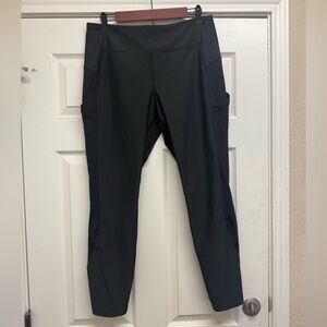 SIZE 12 BLACK LULULEMON LEGGINGS - LIKE NEW
